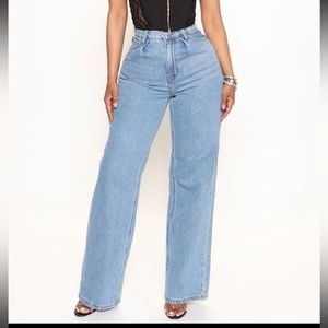 High rise light blue wash Fashion Nova jeans. Worn twice. Size 9